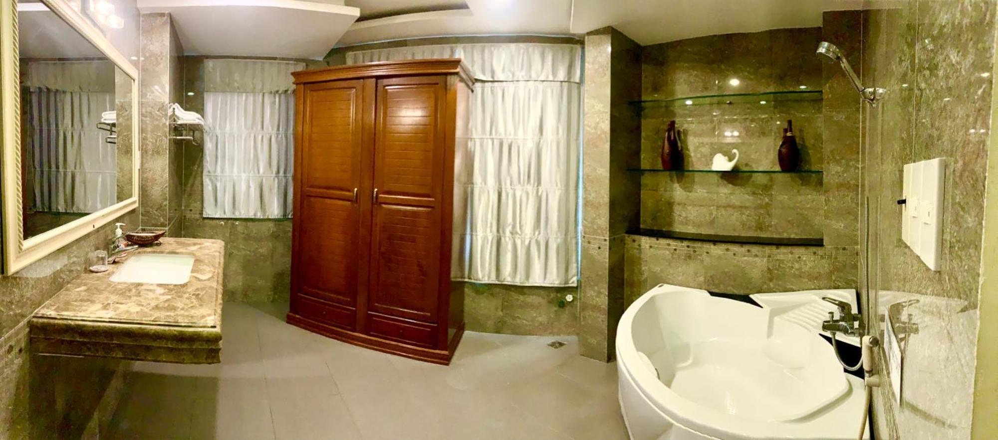 Bao Tran Hotel Ho Chi Minh City Exterior photo